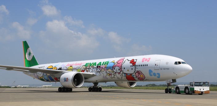 A EVA Hello Kitty Boeing 777 Jet